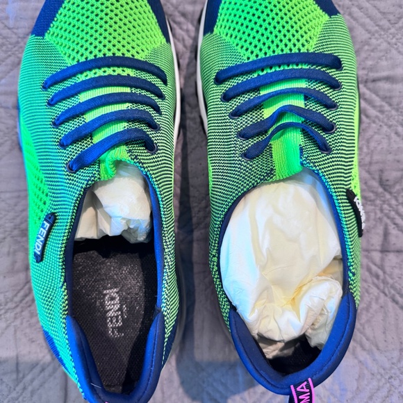 Vibrant Fendi Sneakers - Picture 2 of 4